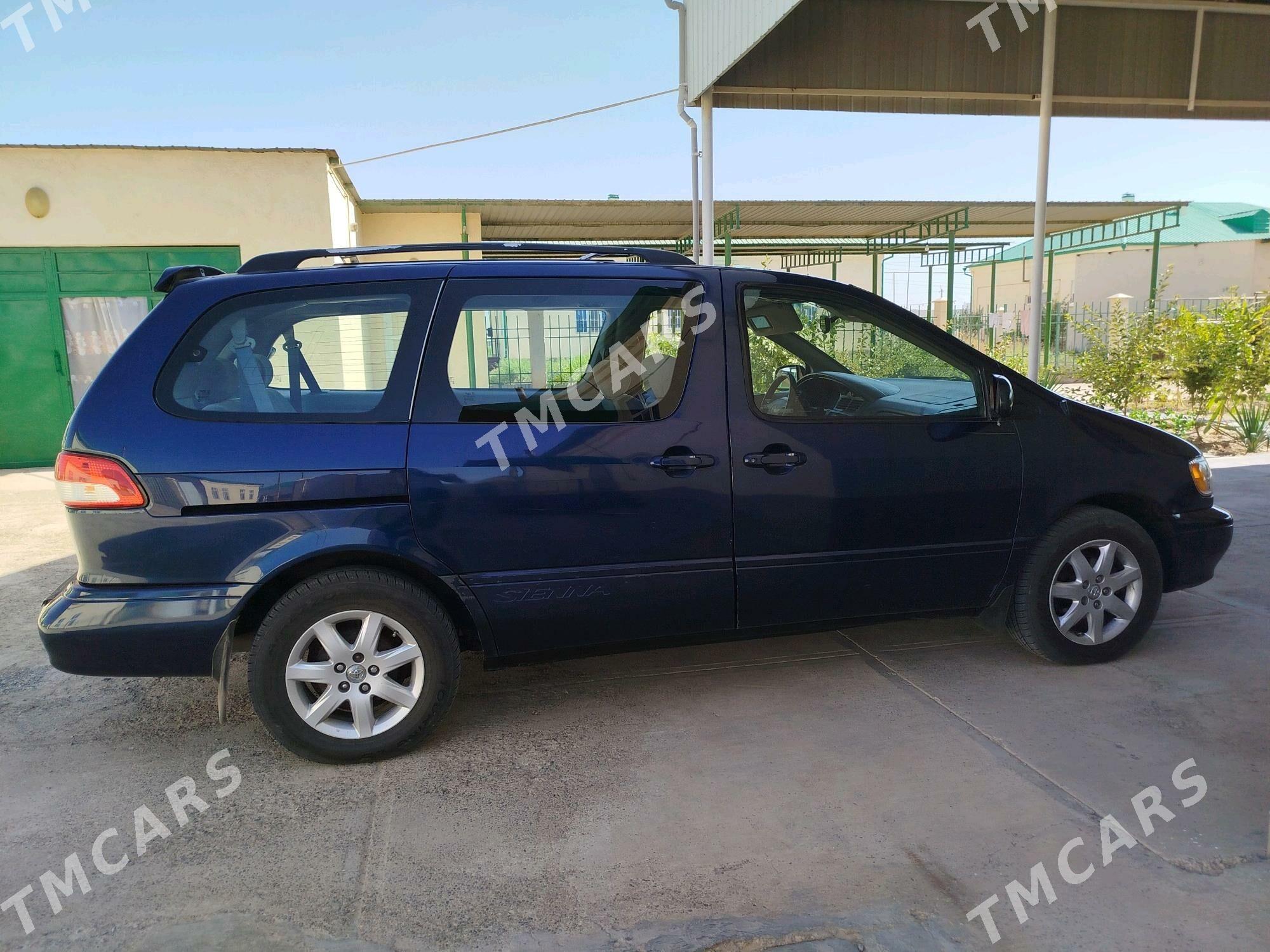 Toyota Sienna 2002 - 125 000 TMT - Мары - img 8