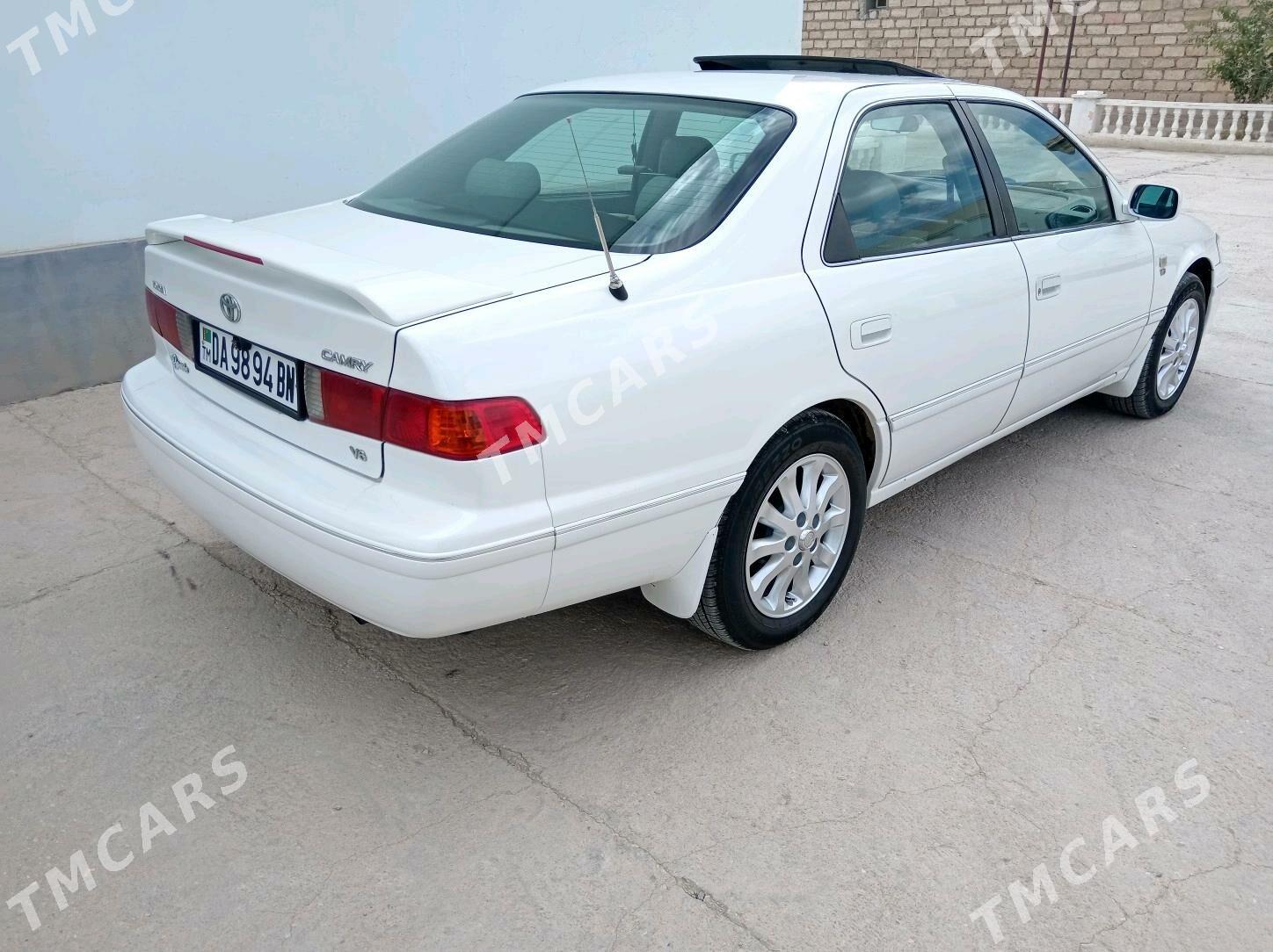 Toyota Camry 2000 - 136 000 TMT - Gumdag - img 2