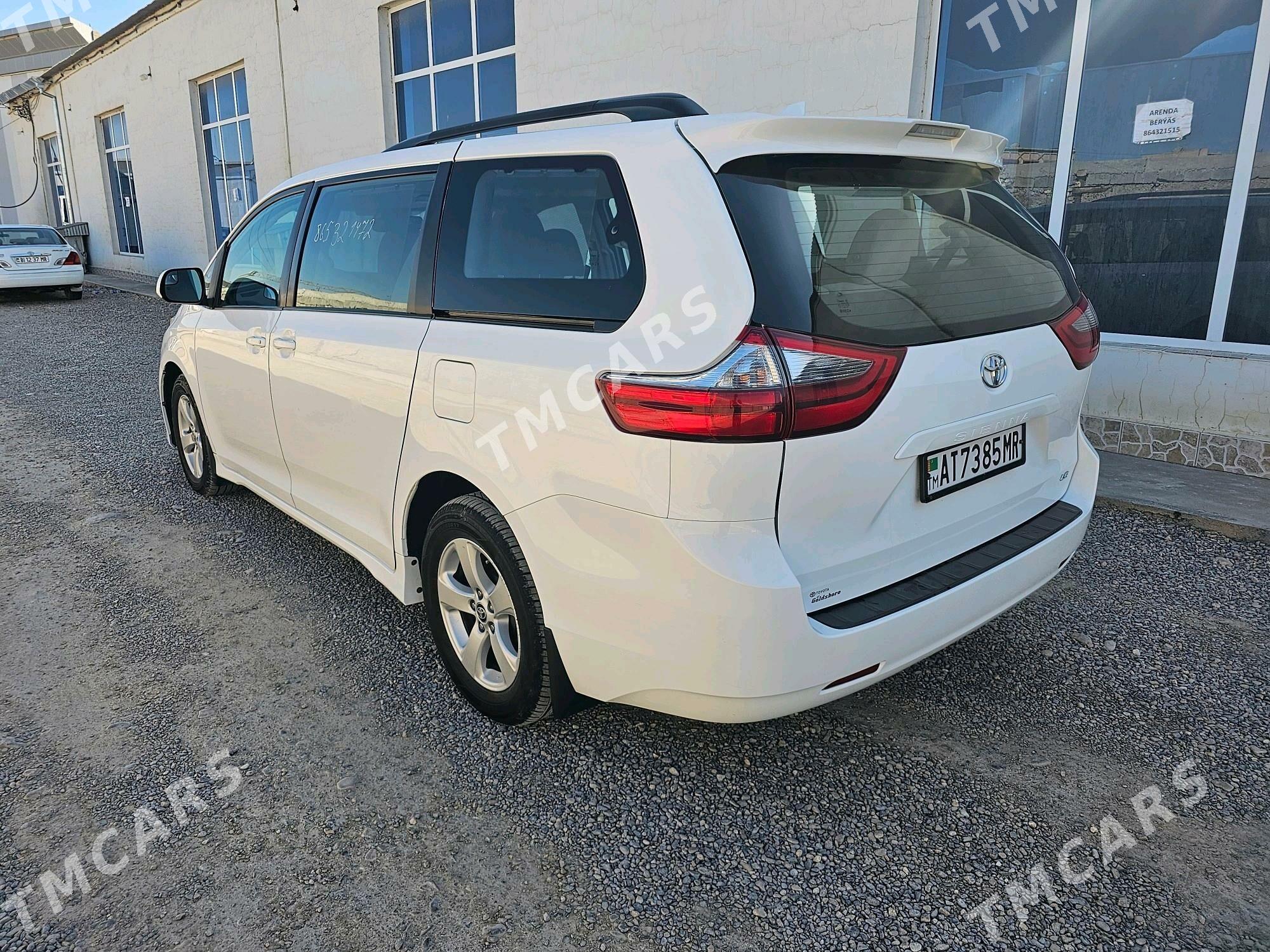 Toyota Sienna 2020 - 365 000 TMT - Мары - img 4