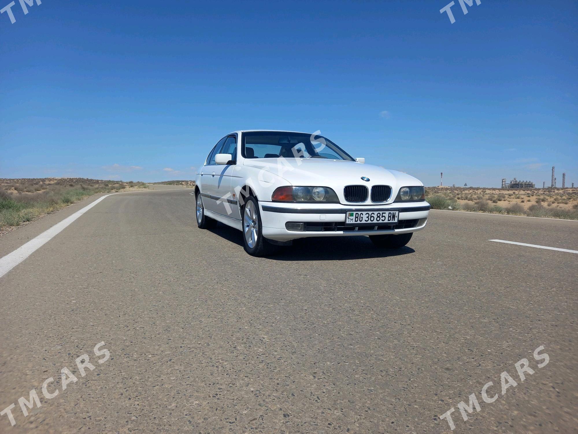 BMW E39 1997 - 70 000 TMT - Türkmenbaşy - img 6