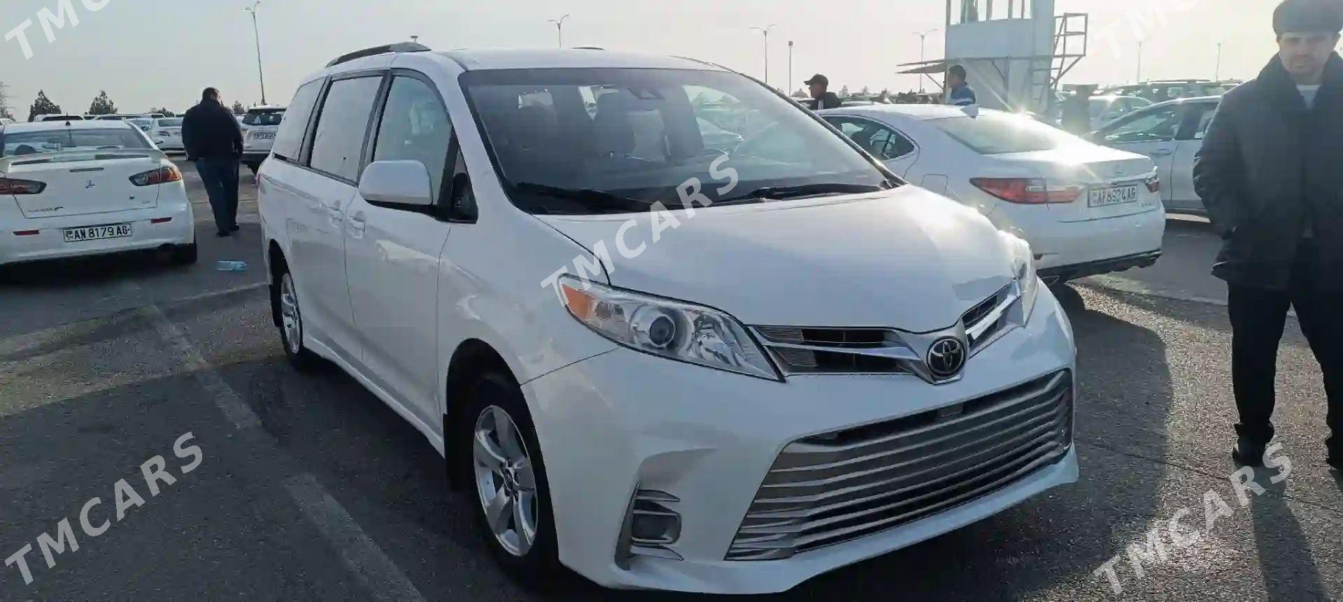 Toyota Sienna 2019 - 350 000 TMT - Ашхабад - img 4