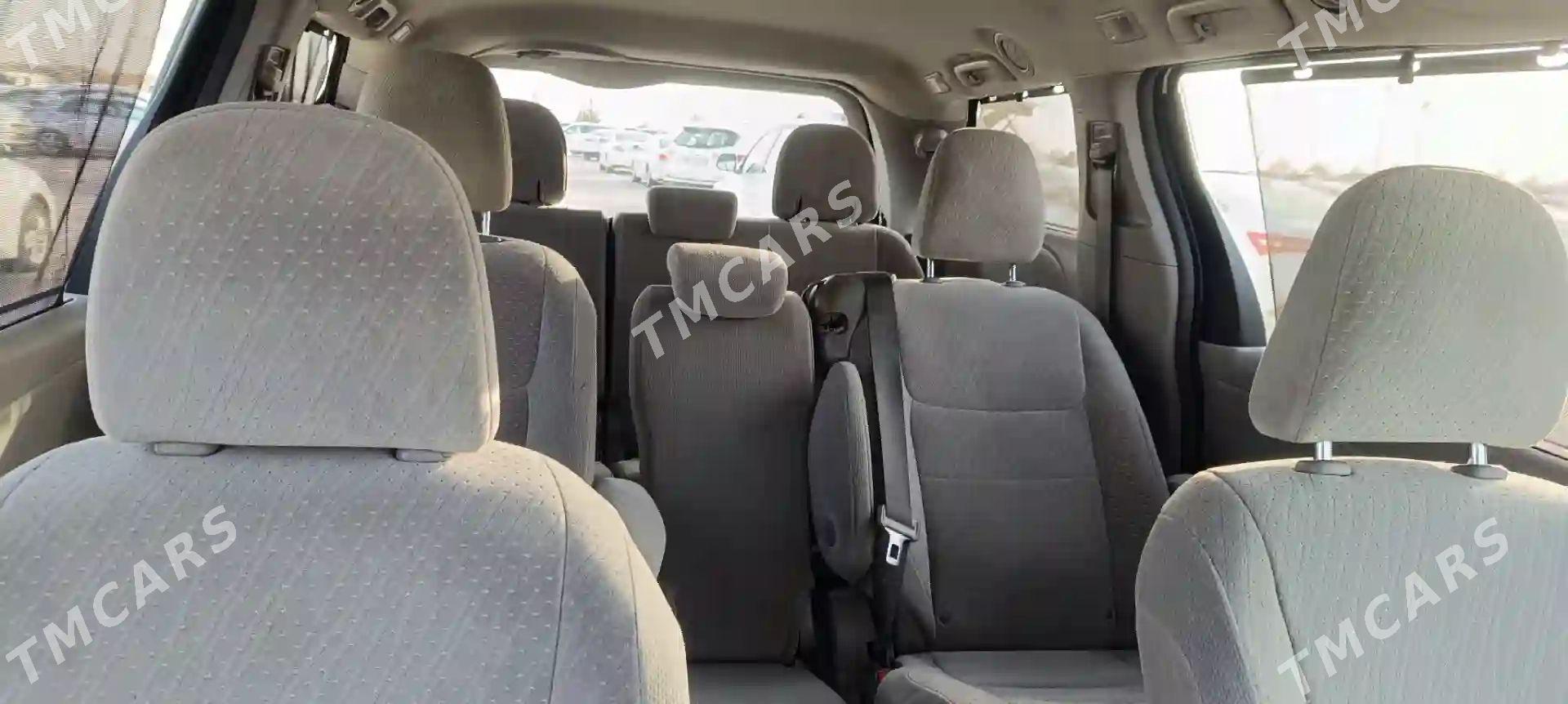 Toyota Sienna 2019 - 350 000 TMT - Aşgabat - img 7