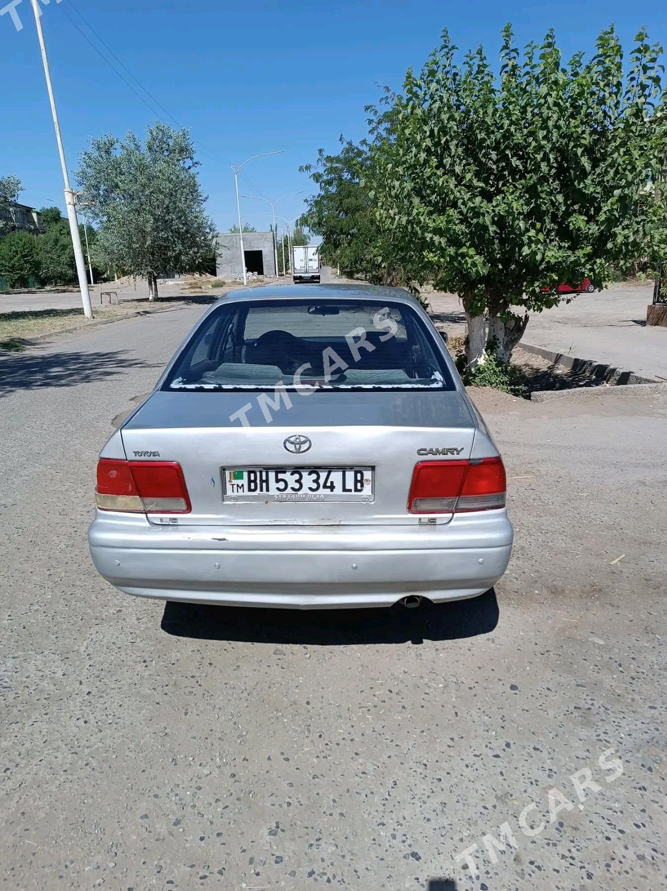 Toyota Camry 1995 - 35 000 TMT - Дянев - img 2