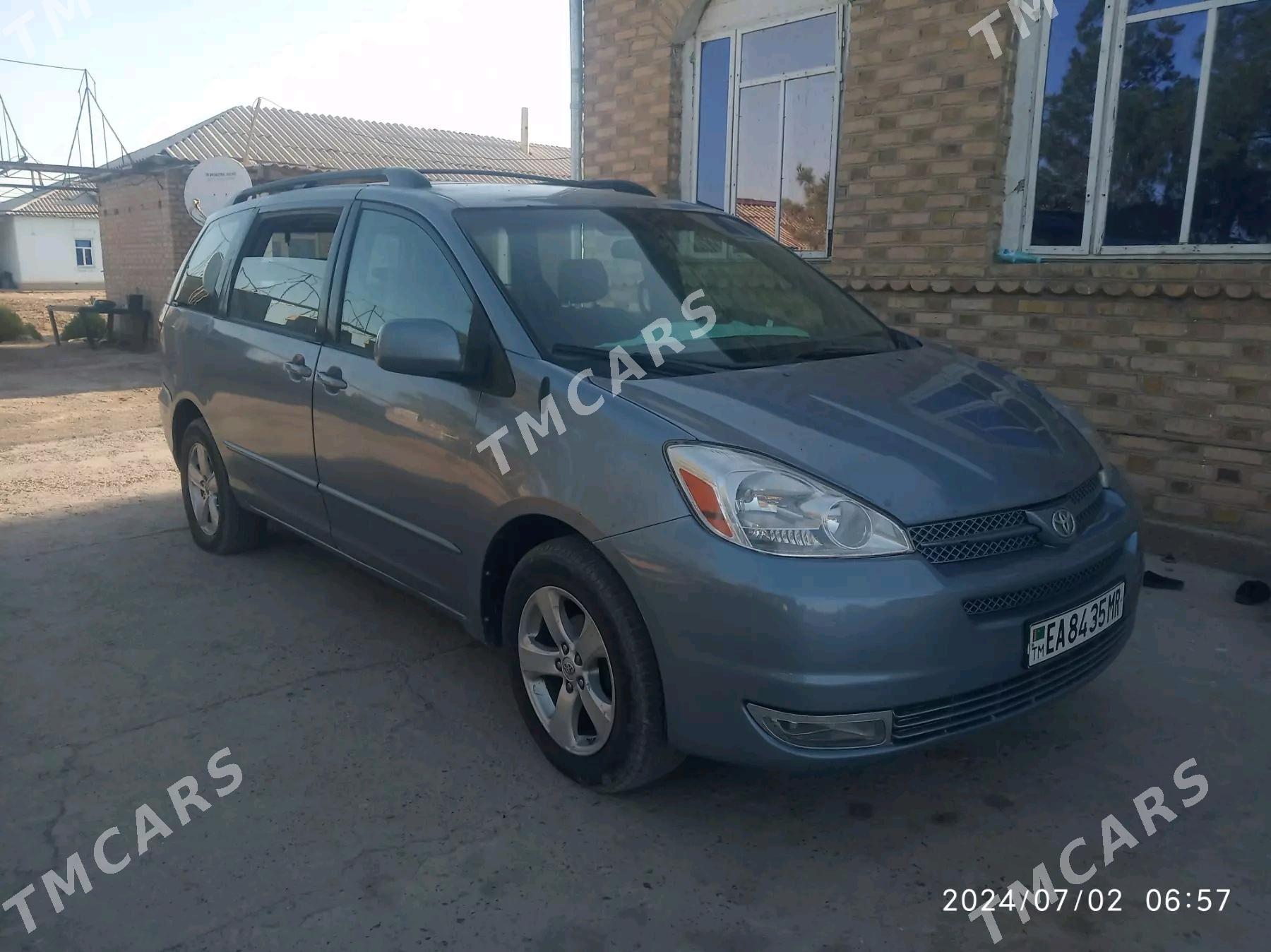 Toyota Sienna 2004 - 155 000 TMT - Байрамали - img 4