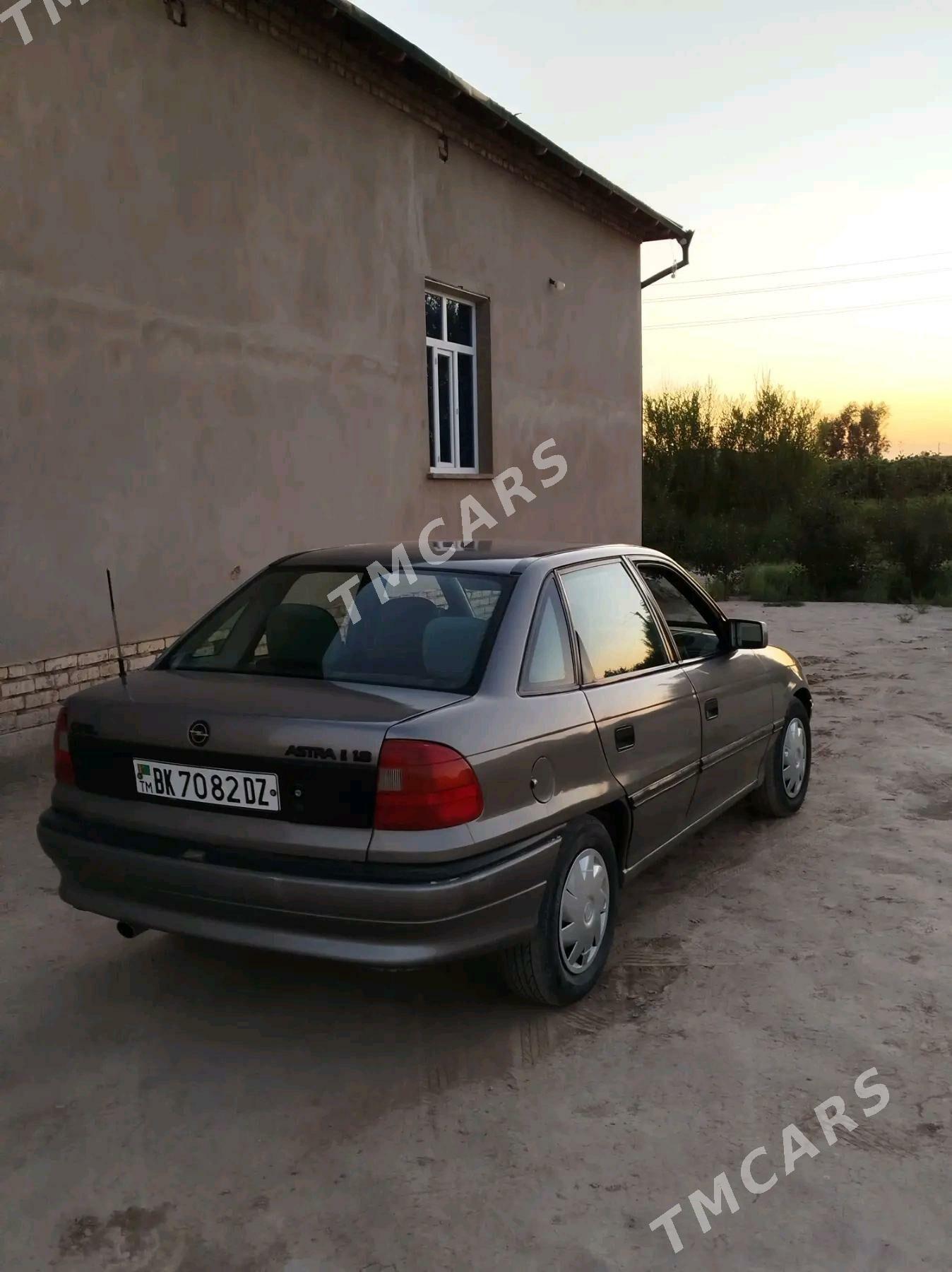 Opel Astra 1992 - 32 000 TMT - Шабатский этрап - img 3