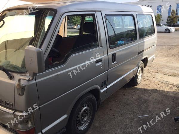 Toyota Hiace 1988 - 40 000 TMT - Мары - img 2