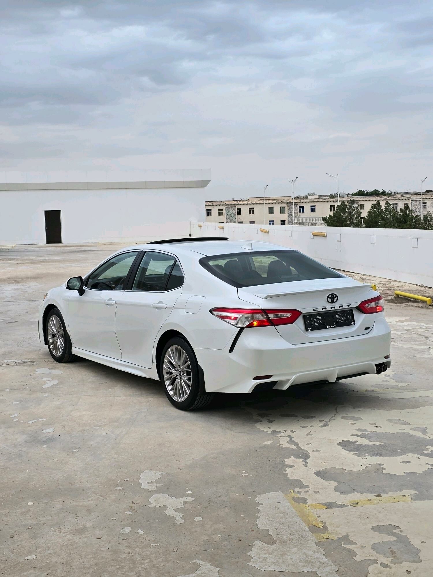 Toyota Camry 2020 - 275 000 TMT - 10 мкр - img 2