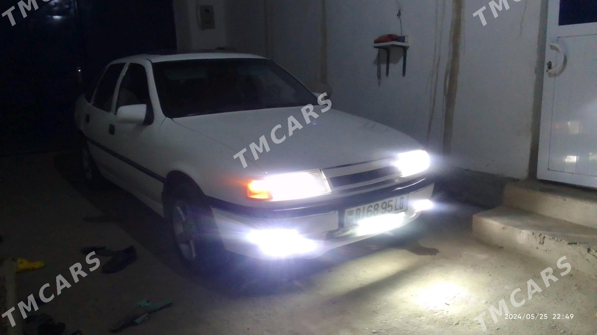 Opel Vectra 1990 - 25 000 TMT - Farap - img 3