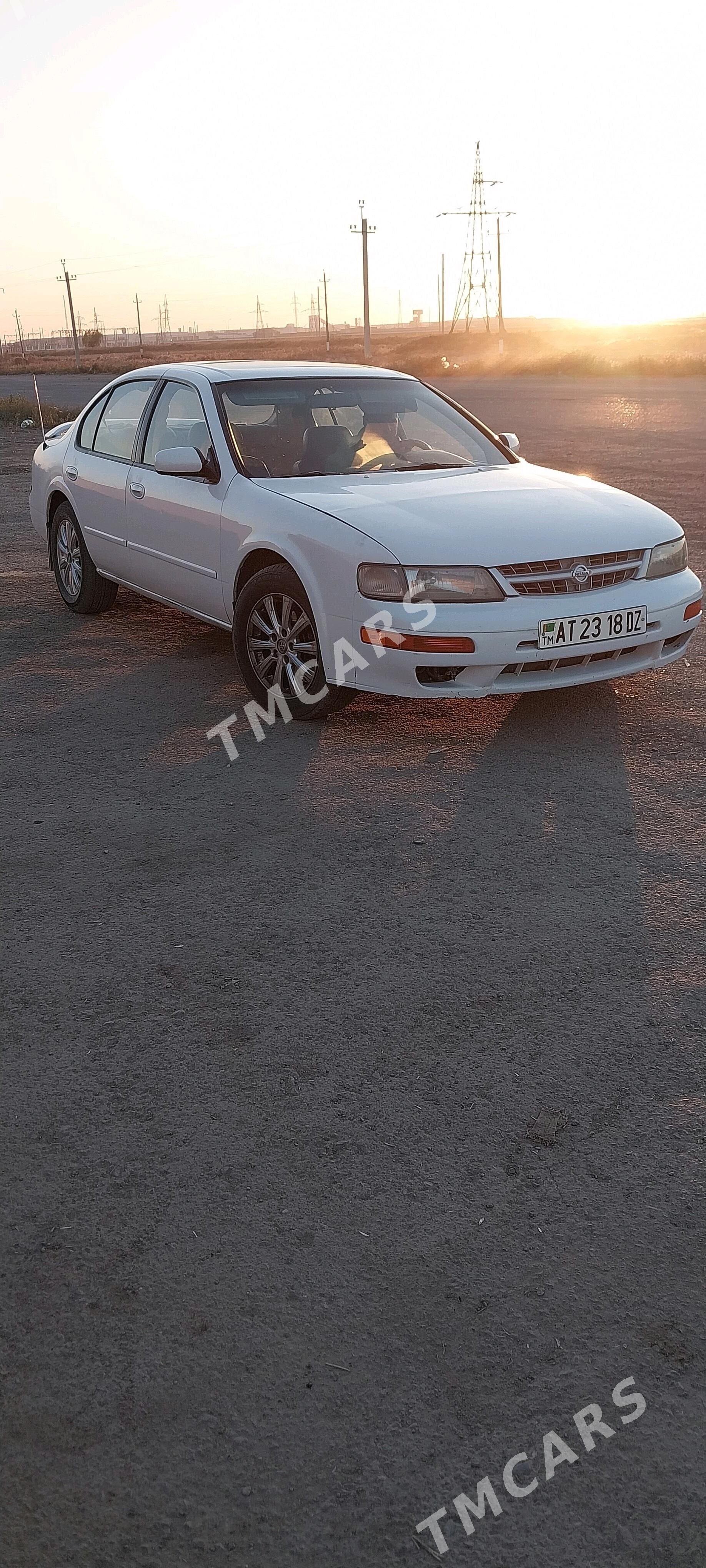 Nissan Maxima 1998 - 25 000 TMT - Дашогуз - img 4