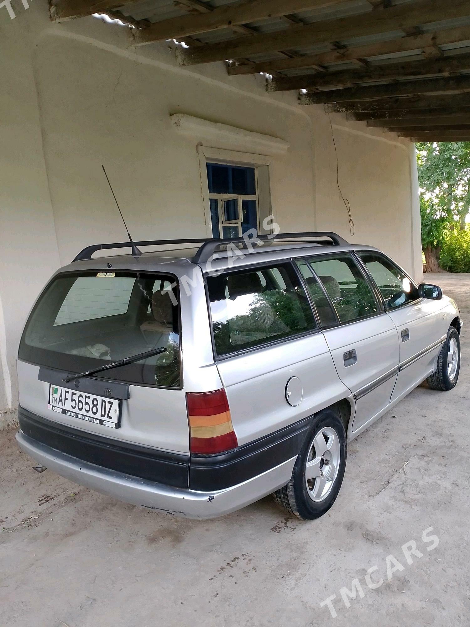 Opel Astra 1993 - 32 000 TMT - Boldumsaz - img 3