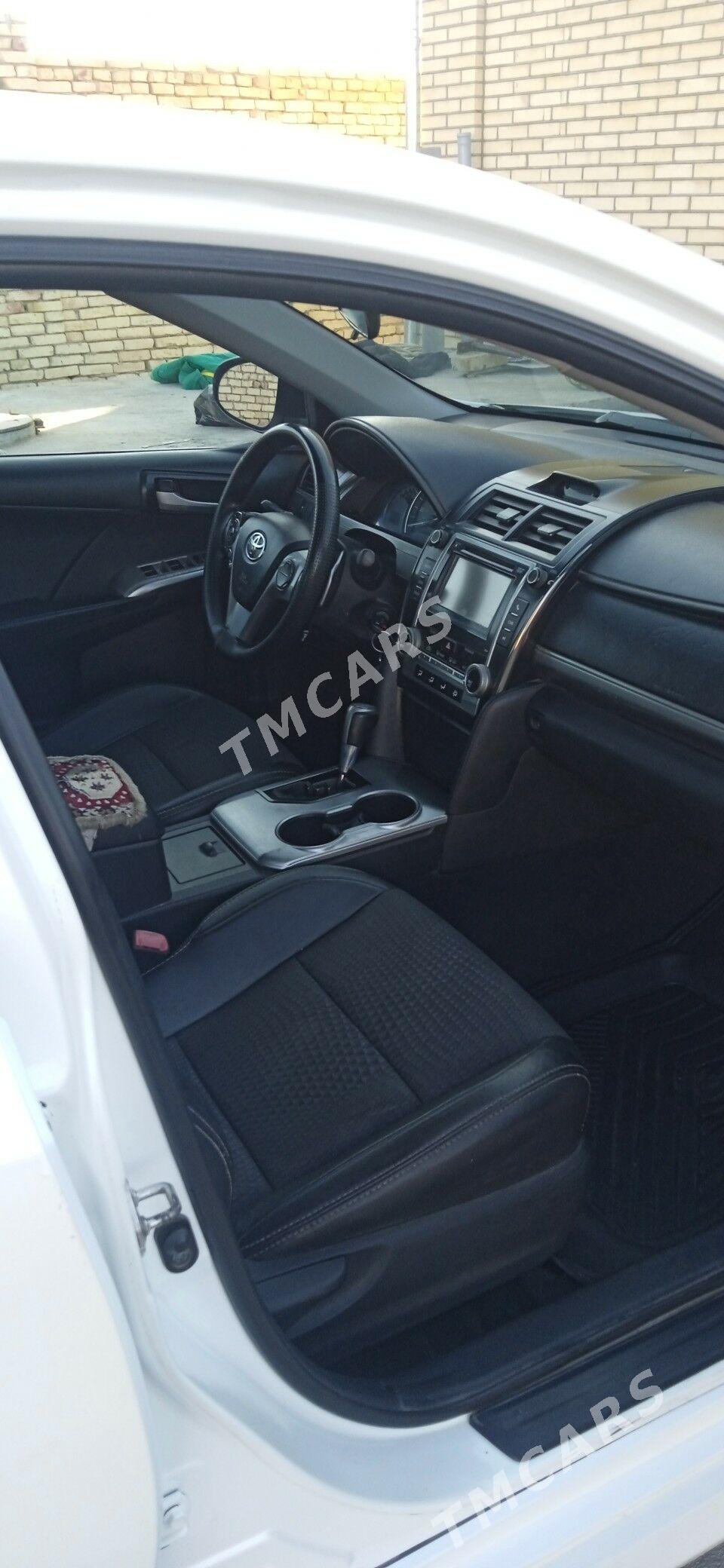 Toyota Camry 2013 - 200 000 TMT - Мары - img 5