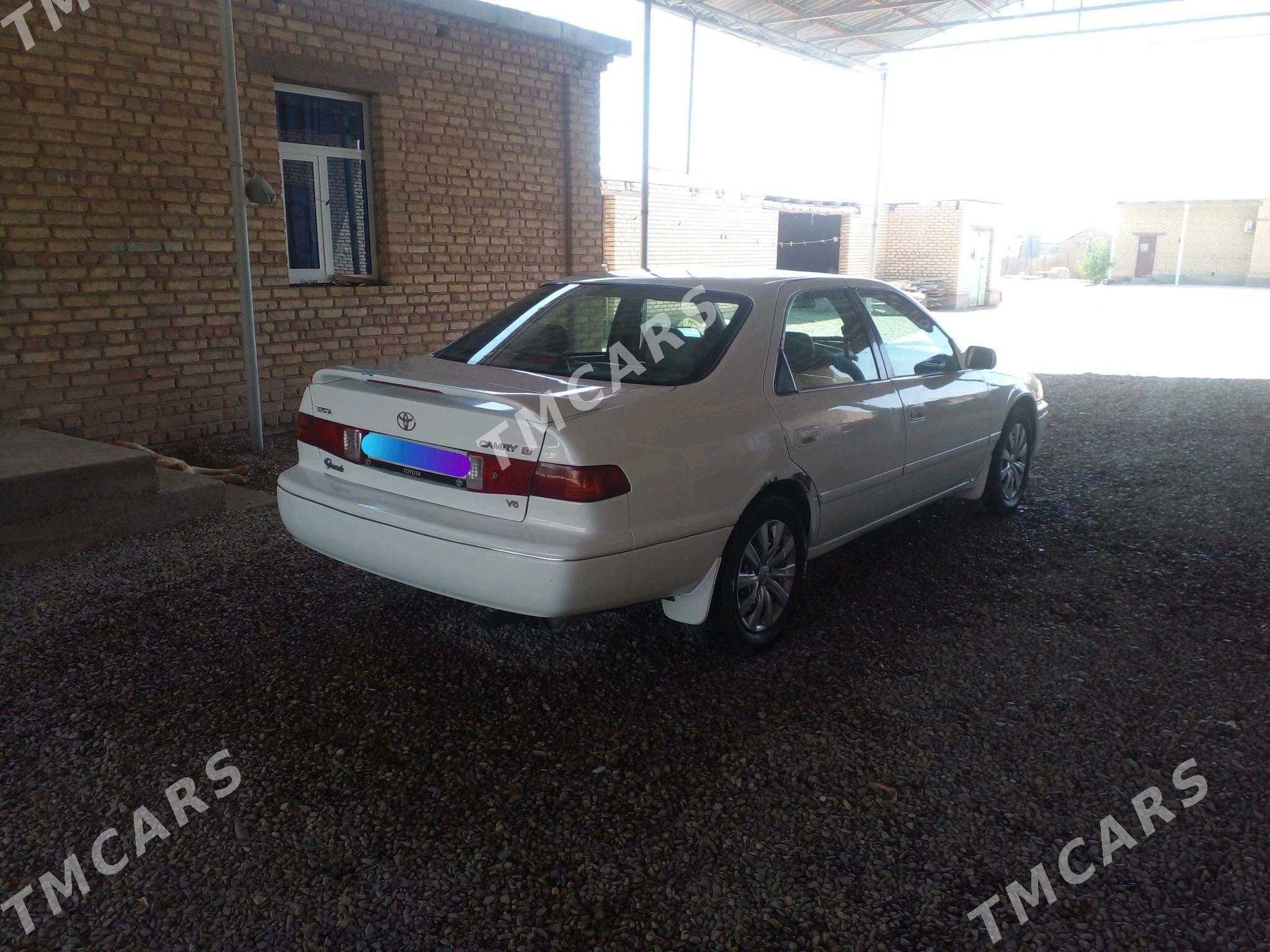 Toyota Camry 2000 - 110 000 TMT - Теджен - img 3