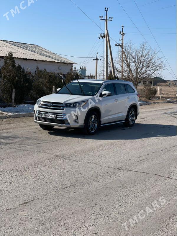 Toyota Highlander 2019 - 550 000 TMT - Серахс - img 3