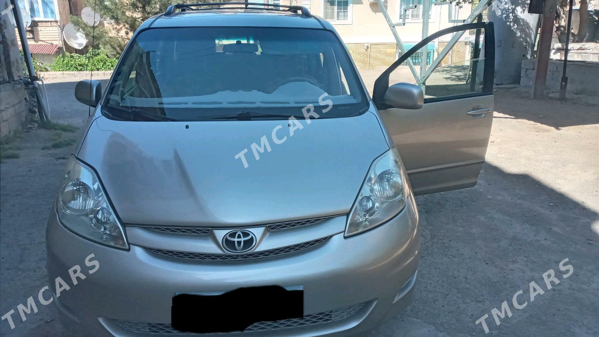 Toyota Sienna 2009 - 180 000 TMT - Туркменбаши - img 7