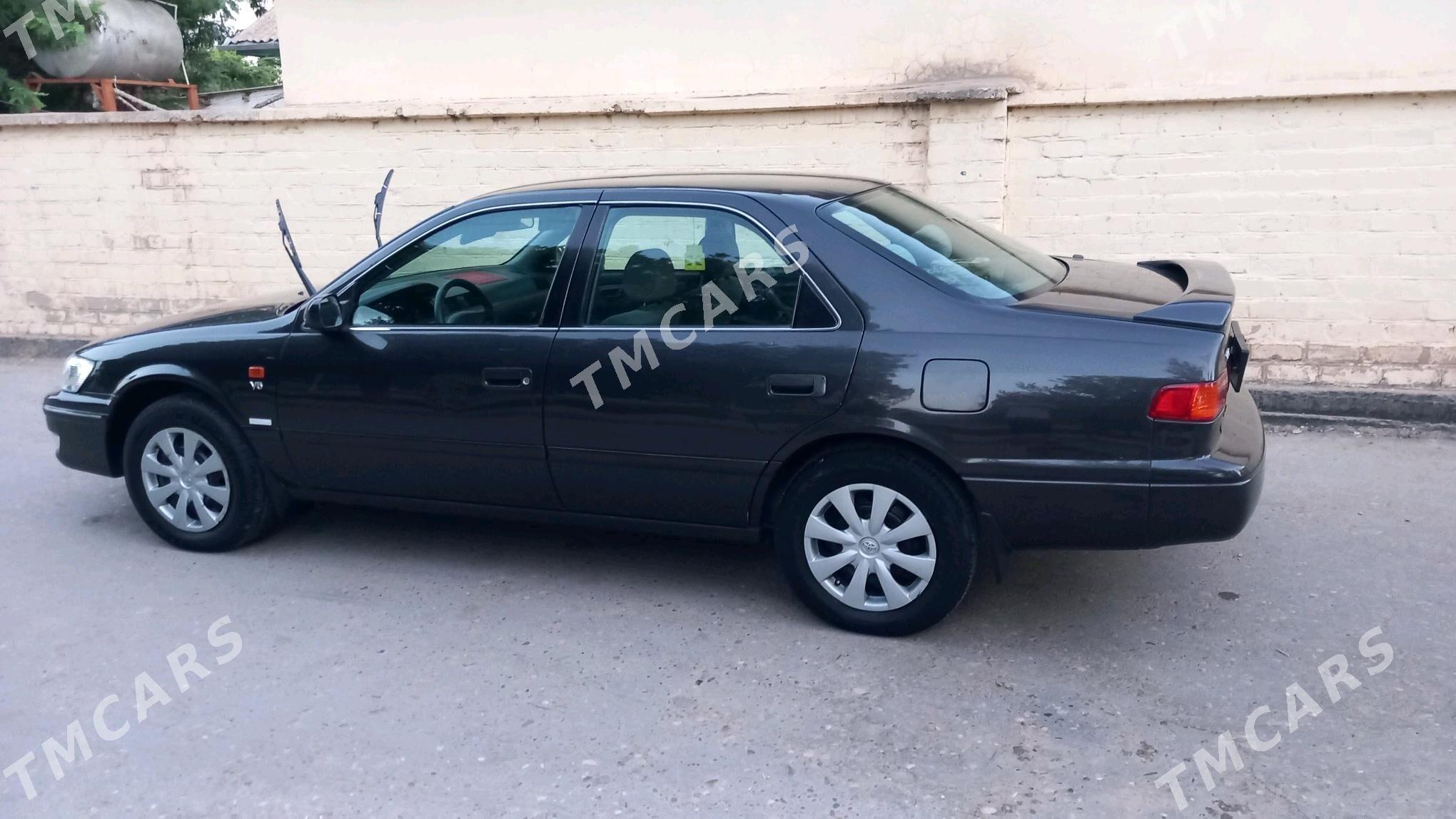 Toyota Camry 2000 - 120 000 TMT - Тагтабазар - img 2