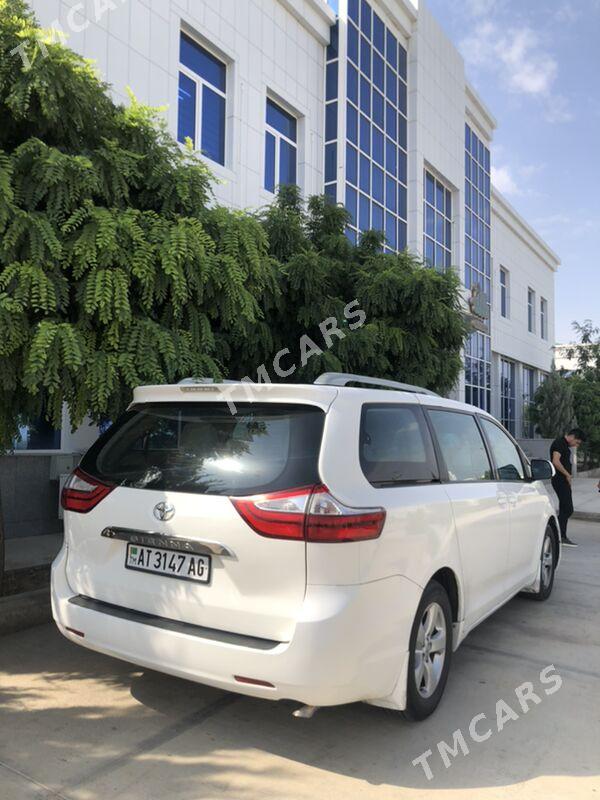 Toyota Sienna 2016 - 335 000 TMT - Aşgabat - img 3