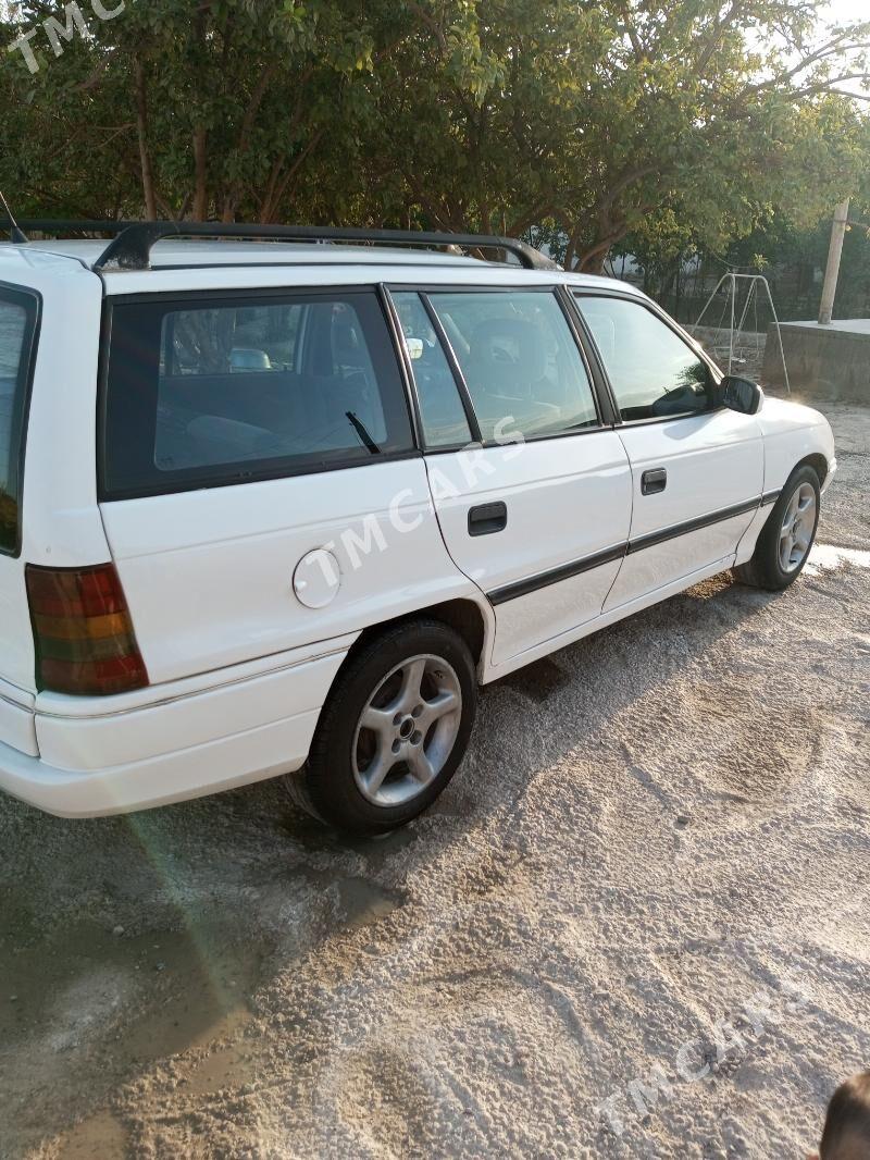 Opel Astra 1996 - 28 000 TMT - Kaka - img 5