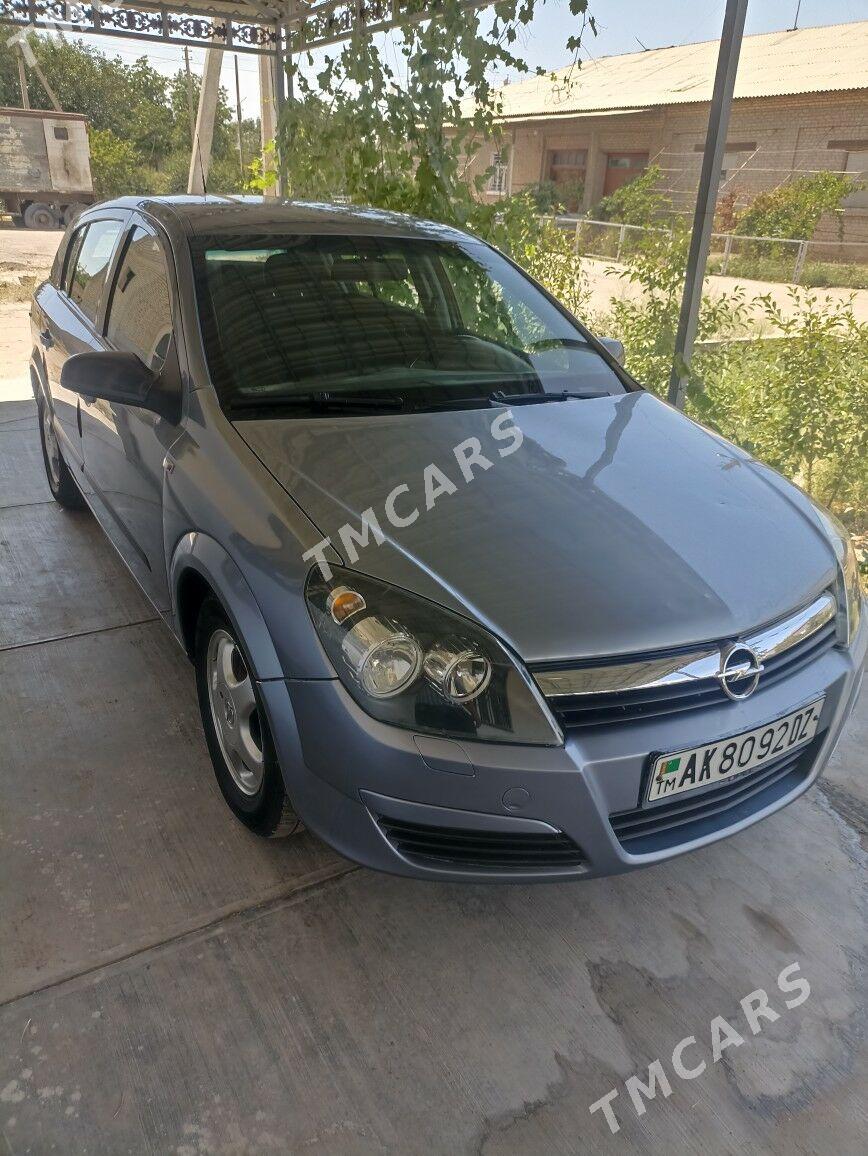 Opel Astra 2004 - 72 000 TMT - Дашогуз - img 4