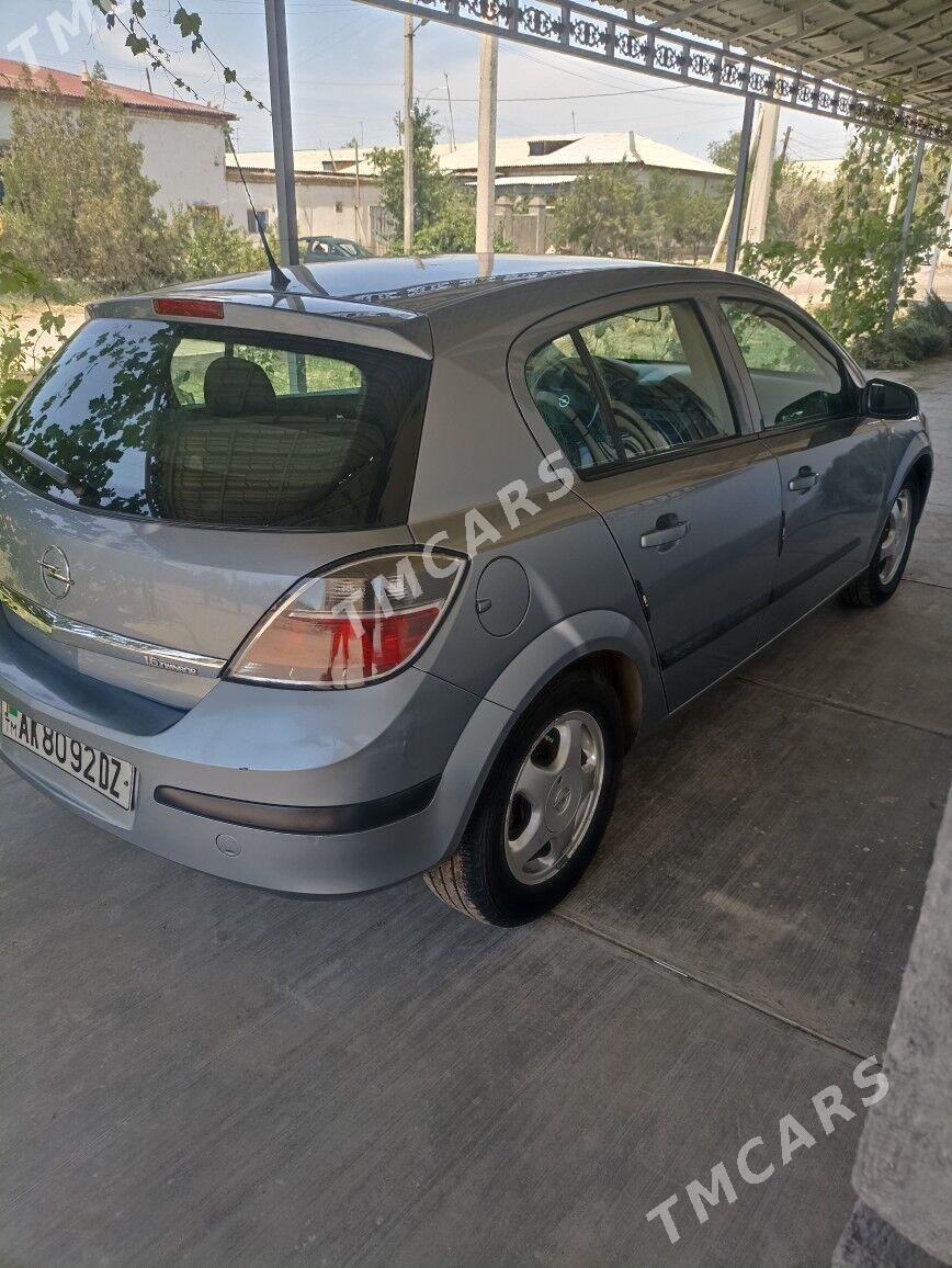 Opel Astra 2004 - 72 000 TMT - Daşoguz - img 2