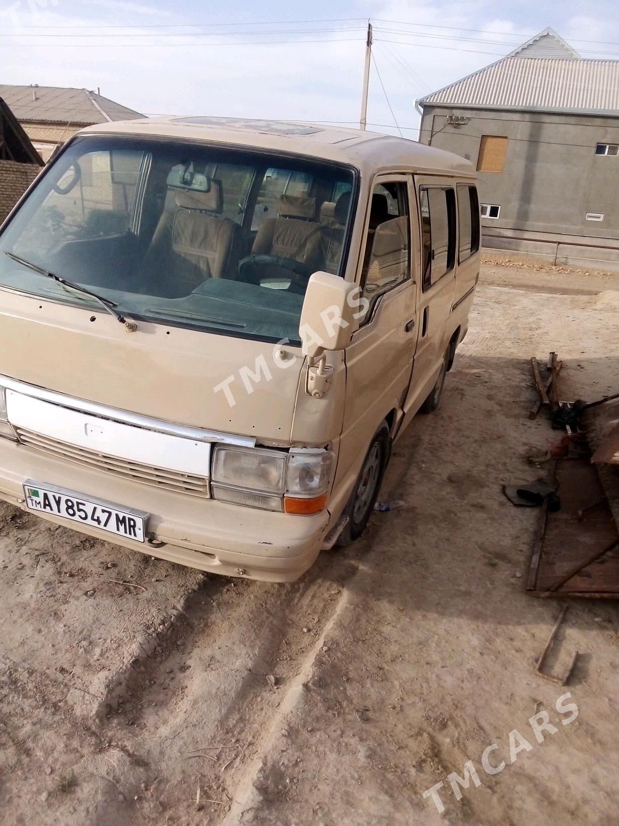 Toyota Hiace 1988 - 20 000 TMT - Sakarçäge - img 6