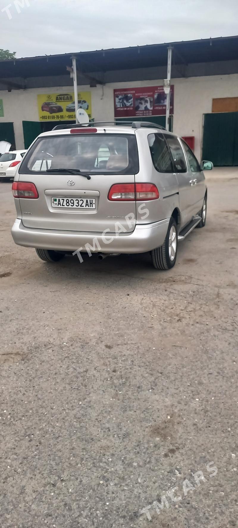 Toyota Sienna 2001 - 140 000 TMT - Бедев - img 5