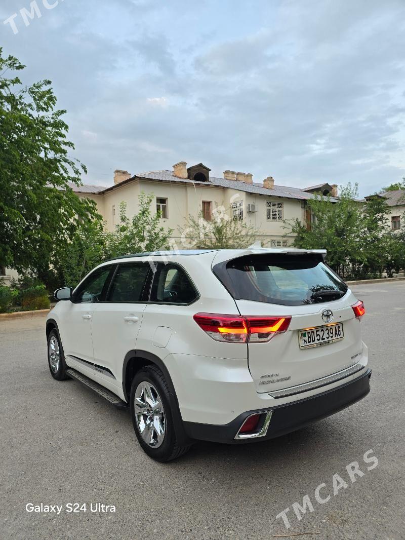 Toyota Highlander 2018 - 425 000 TMT - 30 мкр - img 4