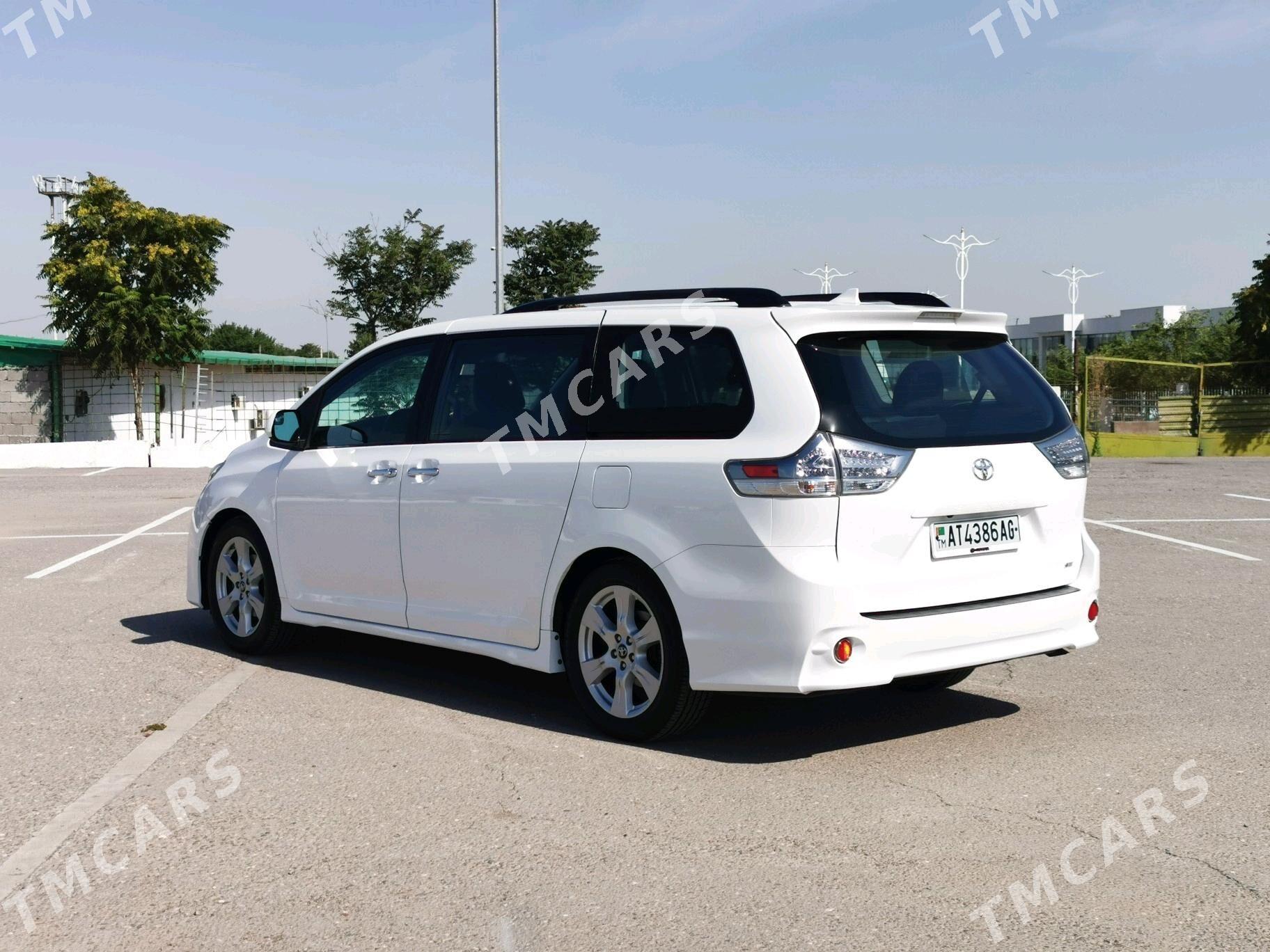 Toyota Sienna 2018 - 390 000 TMT - Ашхабад - img 8