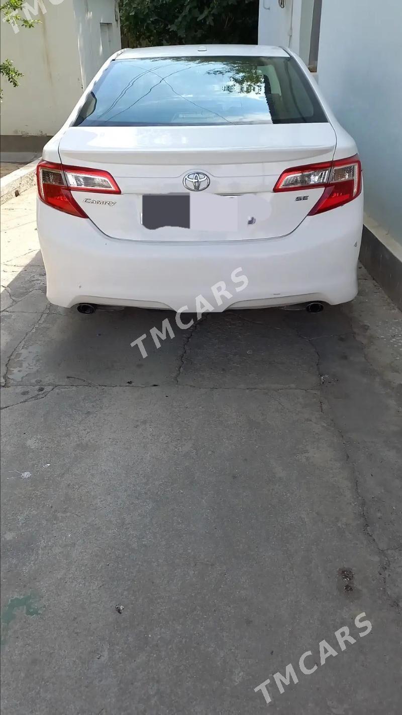 Toyota Camry 2013 - 230 000 TMT - Кëши - img 2