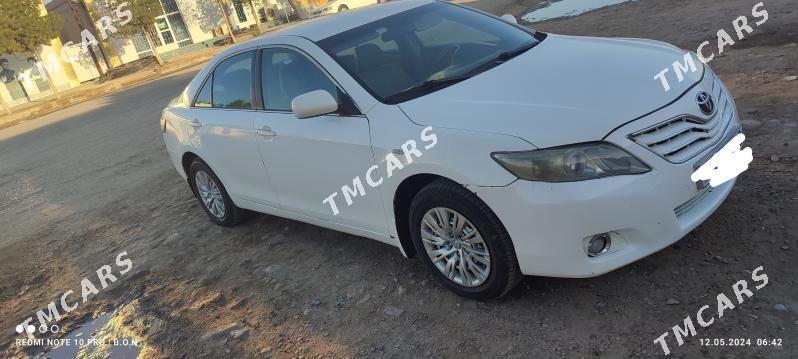 Toyota Camry 2010 - 110 000 TMT - Сакарчага - img 3