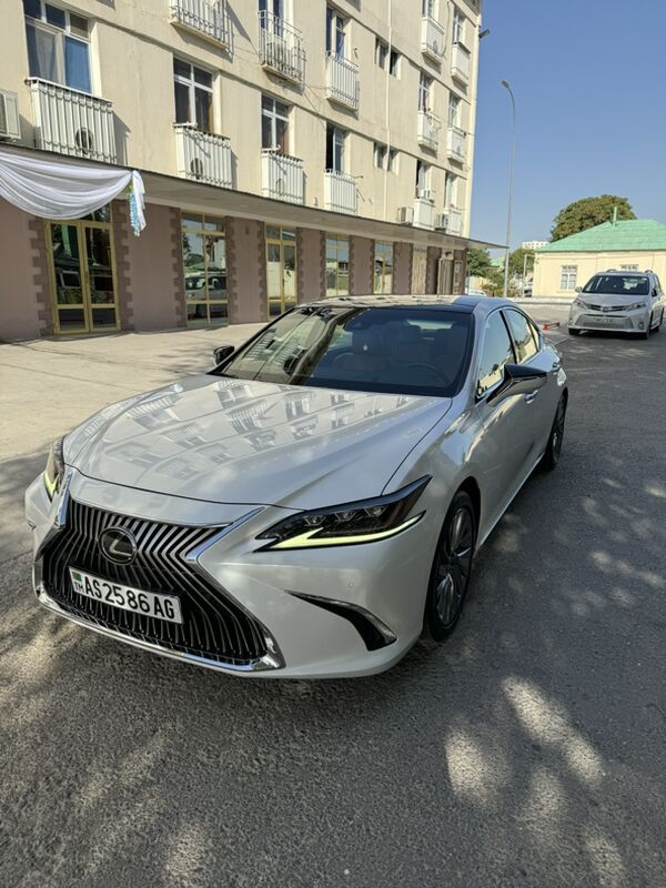 Lexus ES 350 2019 - 685 000 TMT - Гаудан "В" - img 3