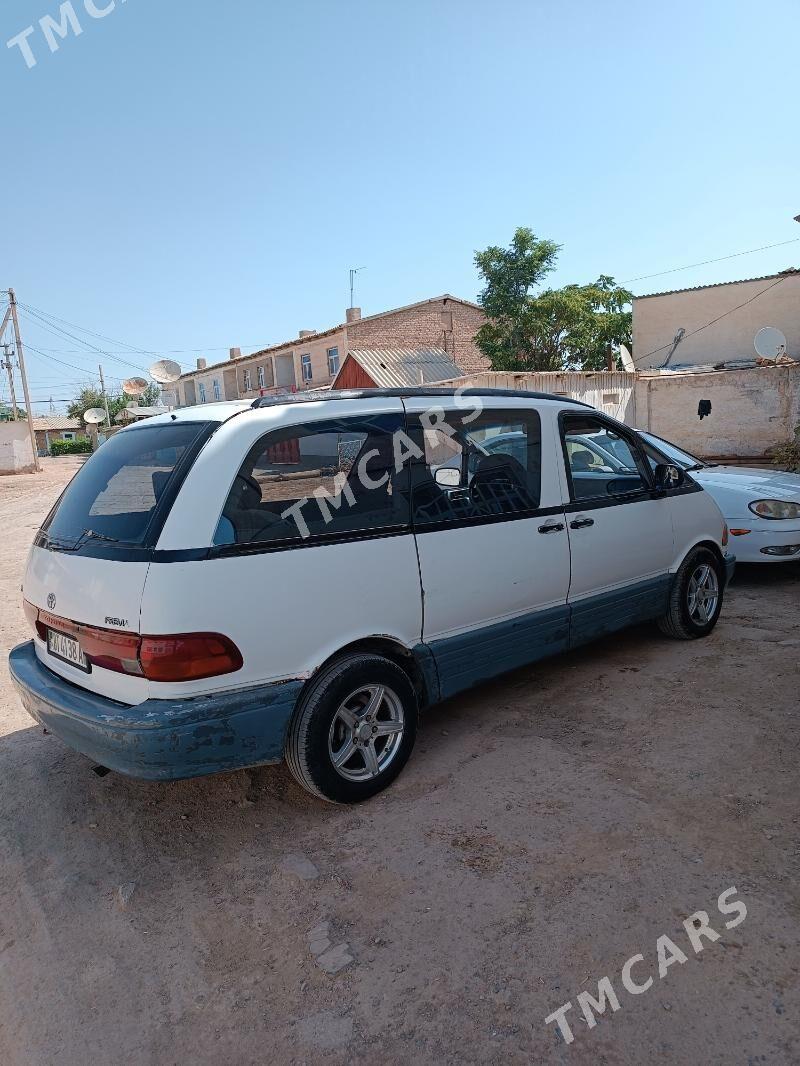 Toyota Previa 1993 - 45 000 TMT - Теджен - img 4