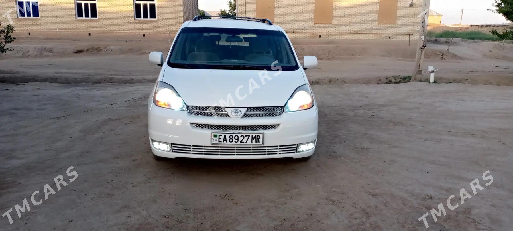 Toyota Sienna 2004 - 190 000 TMT - Векильбазар - img 3