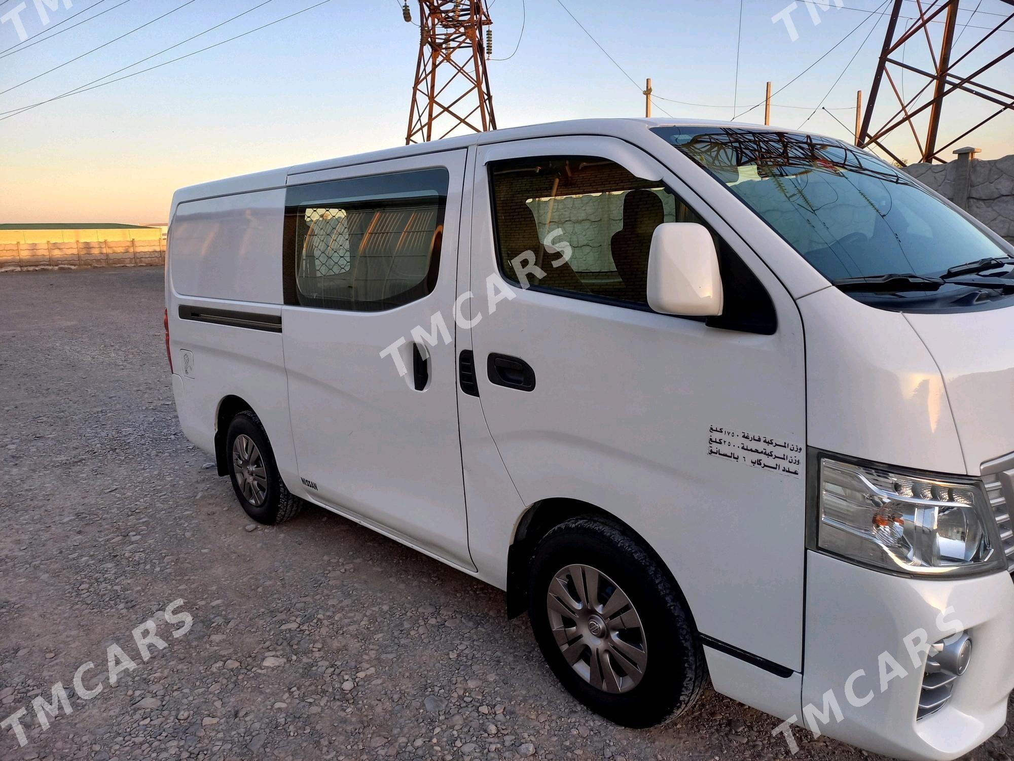 Nissan Urvan 2018 - 290 000 TMT - Мары - img 5