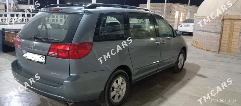 Toyota Sienna 2004 - 170 000 TMT - Байрамали - img 3