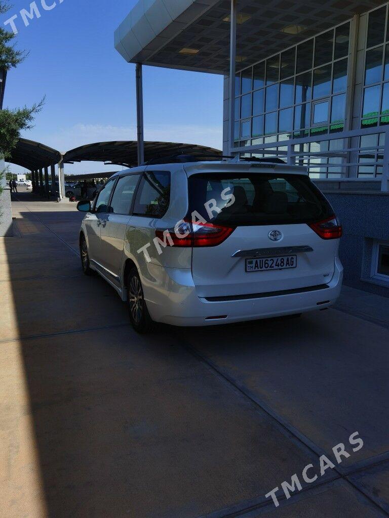 Toyota Sienna 2019 - 520 000 TMT - Aşgabat - img 3