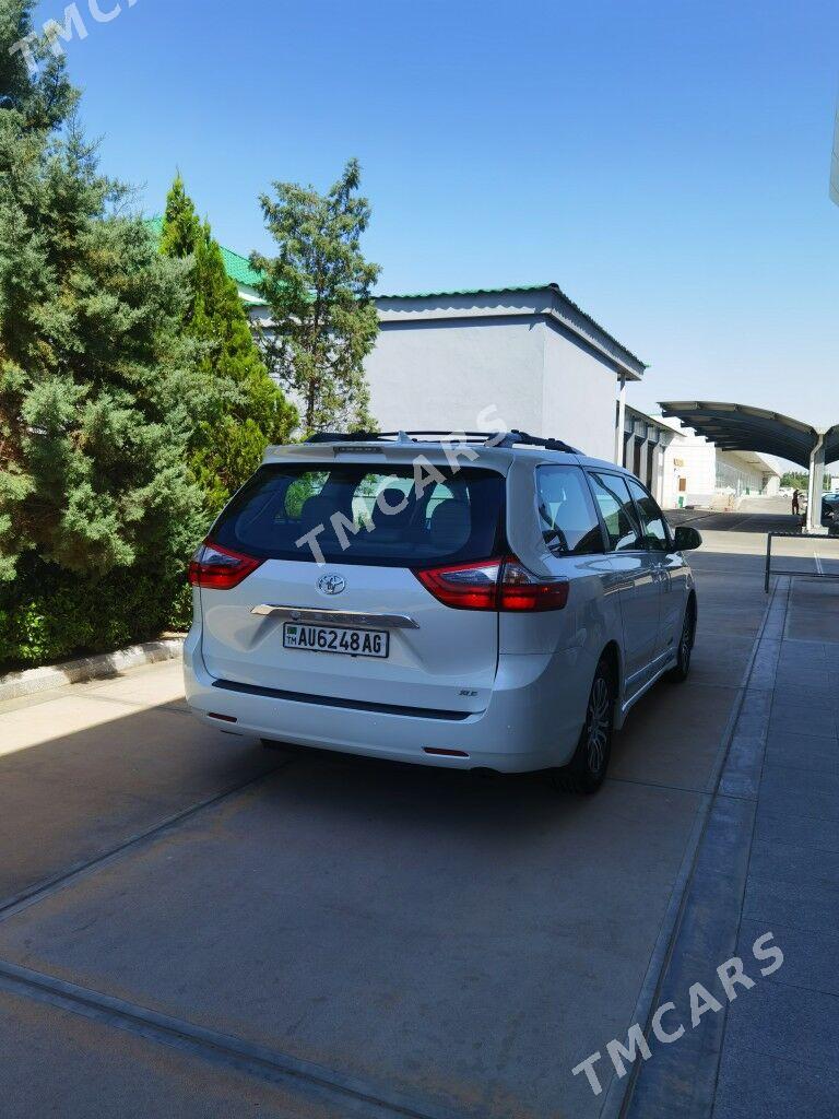 Toyota Sienna 2019 - 520 000 TMT - Aşgabat - img 4