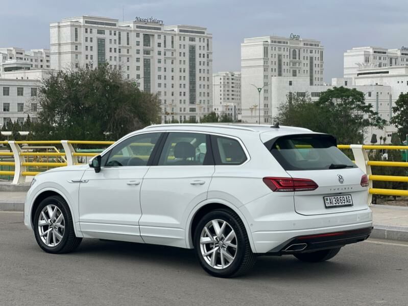 Volkswagen Touareg 2018 - 1 400 000 TMT - Aşgabat - img 3