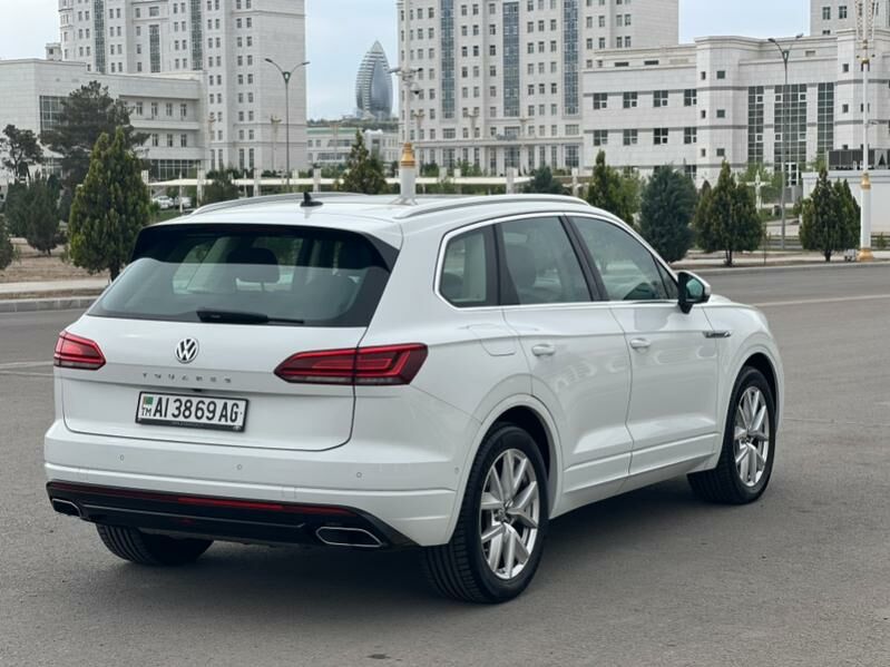 Volkswagen Touareg 2018 - 1 400 000 TMT - Aşgabat - img 8