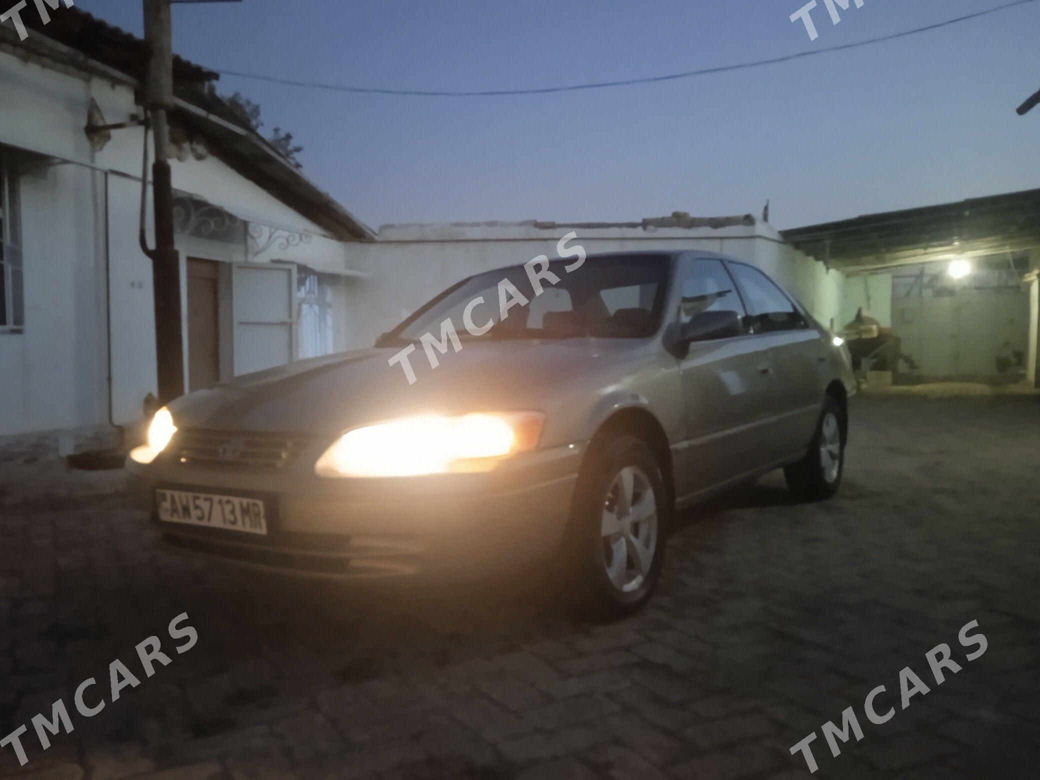 Toyota Camry 1999 - 97 000 TMT - Ёлётен - img 2