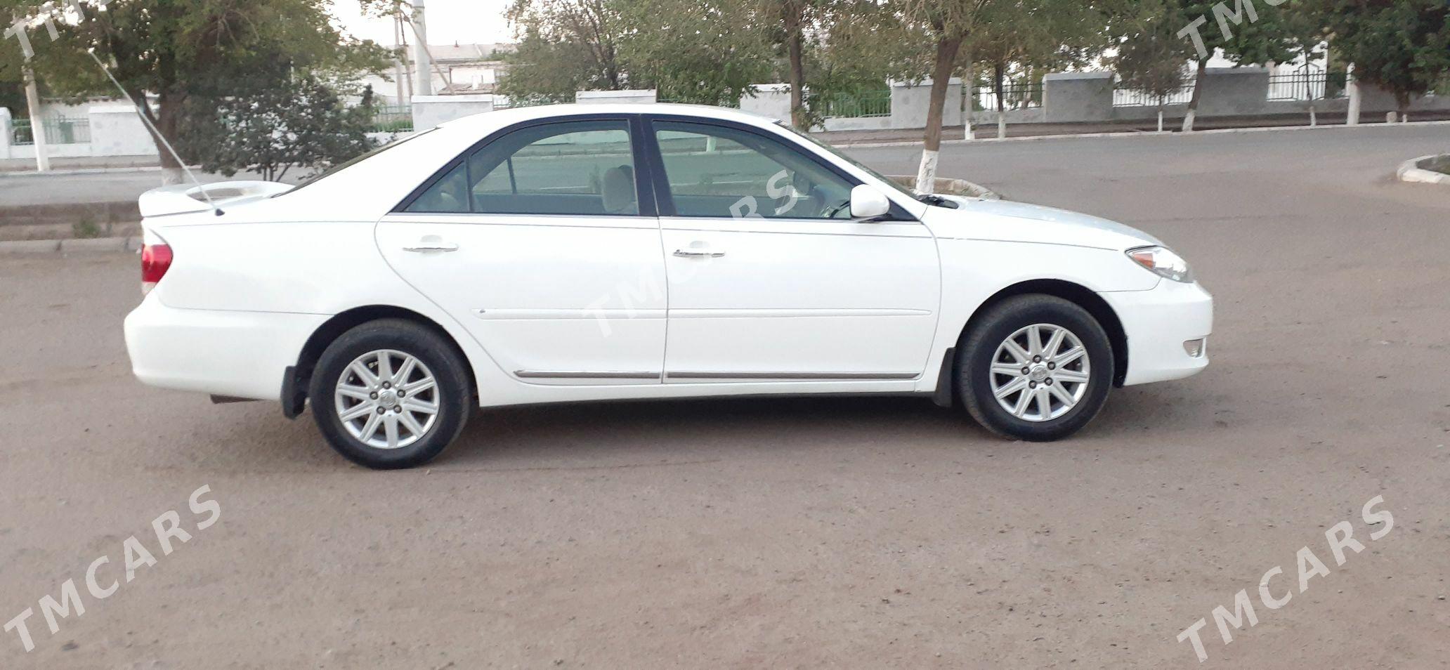 Toyota Camry 2003 - 110 000 TMT - Дашогуз - img 2