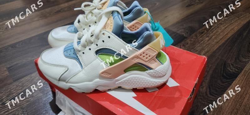 Nike Air Huarache кросовки - Мир 3 - img 4