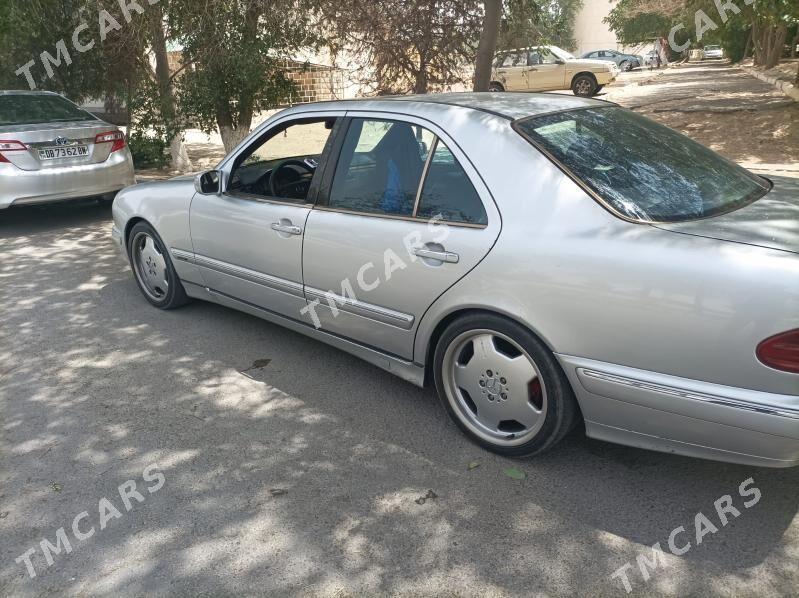 Mercedes-Benz E320 2001 - 98 000 TMT - Türkmenbaşy - img 3