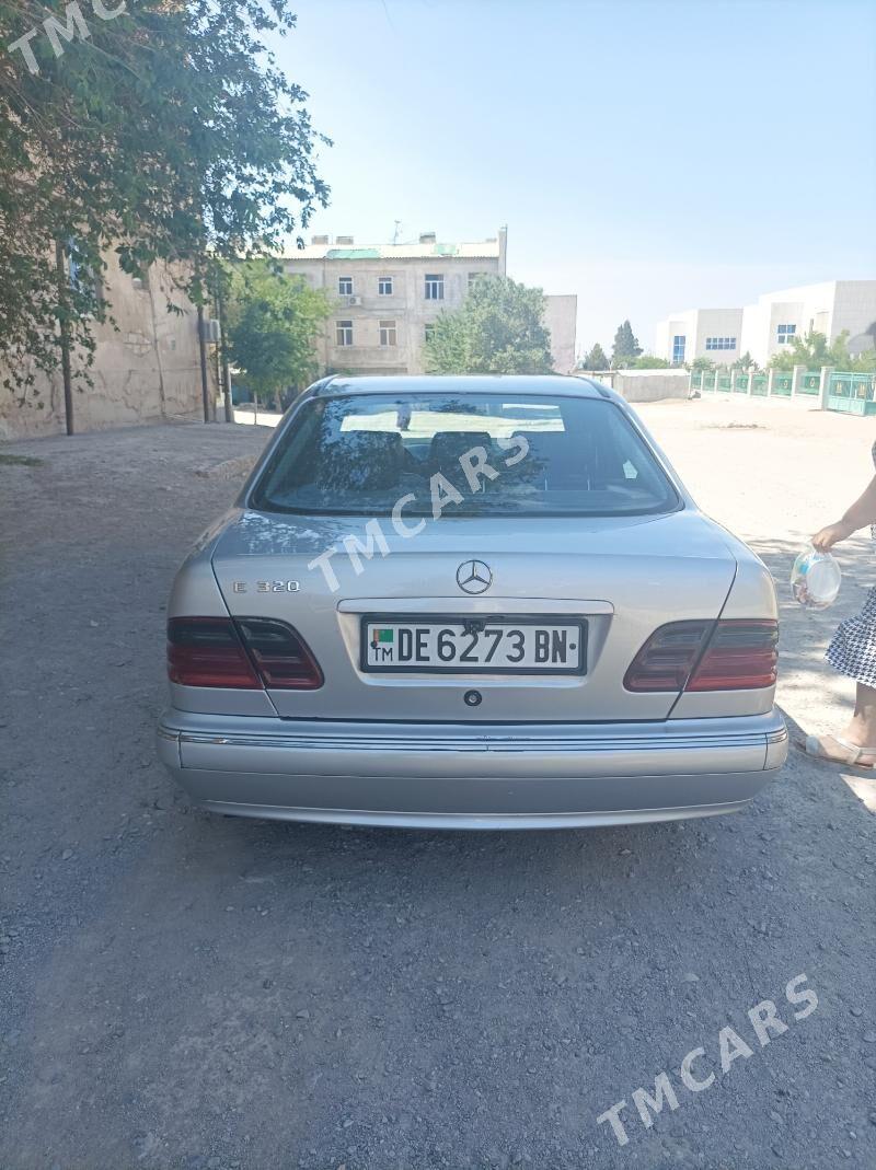 Mercedes-Benz E320 2001 - 98 000 TMT - Türkmenbaşy - img 4