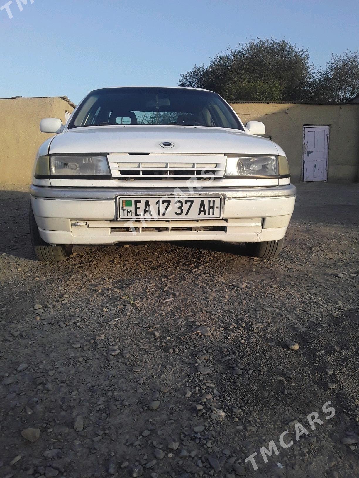 Opel Vectra 1990 - 26 000 TMT - Bäherden - img 2