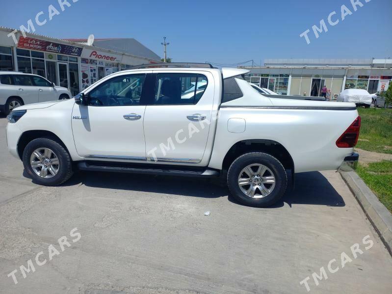 Toyota Hilux 2021 - 526 500 TMT - Aşgabat - img 2