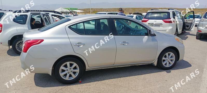 Nissan Versa 2011 - 130 000 TMT - Ашхабад - img 4