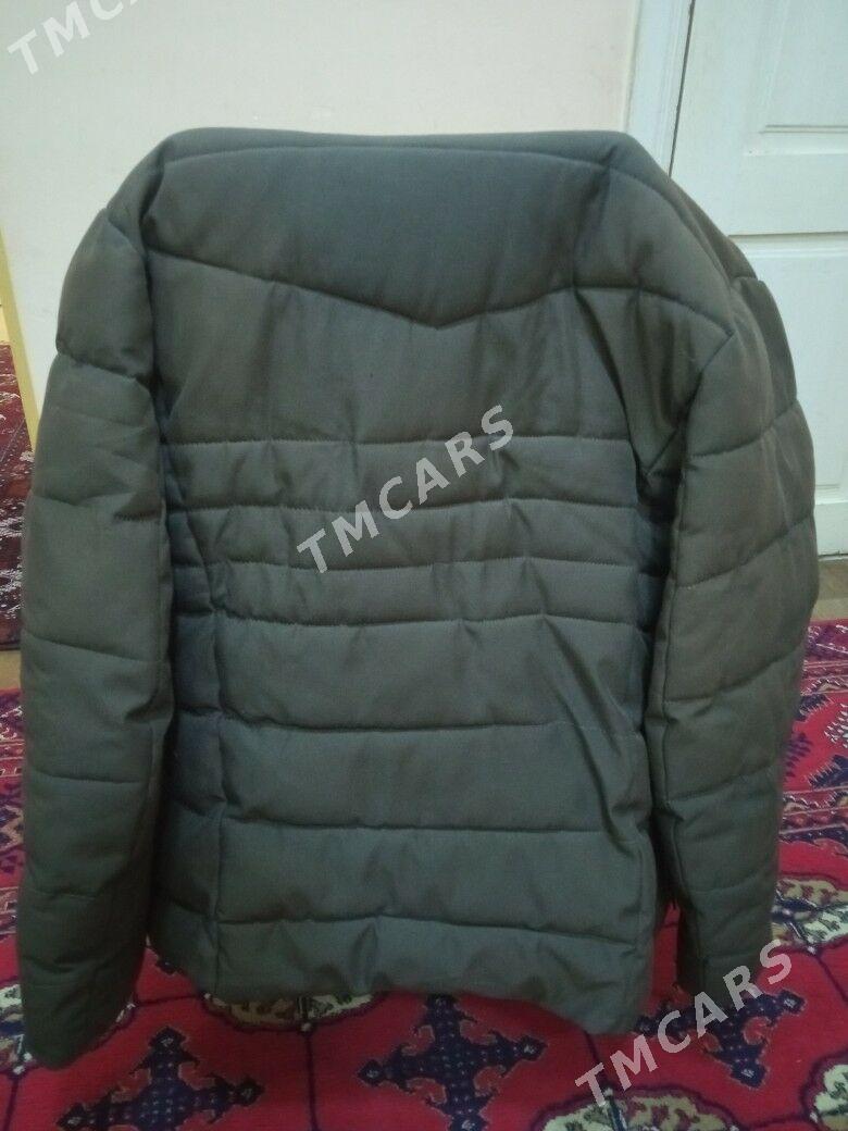 Зимняя куртка ношенная - Балканабат - img 2