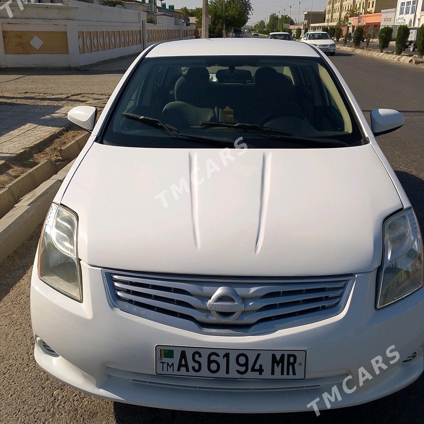 Nissan Sentra 2010 - 75 000 TMT - Байрамали - img 2