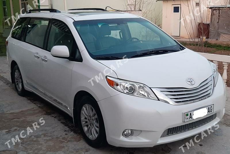 Toyota Sienna 2017 - 360 000 TMT - Херрикгала - img 4