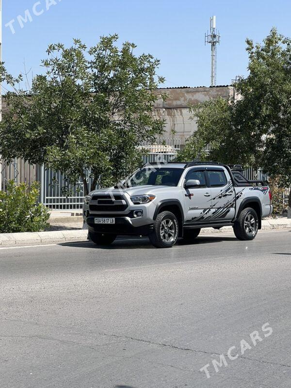 Toyota Tacoma 2018 - 500 000 TMT - Туркменабат - img 7